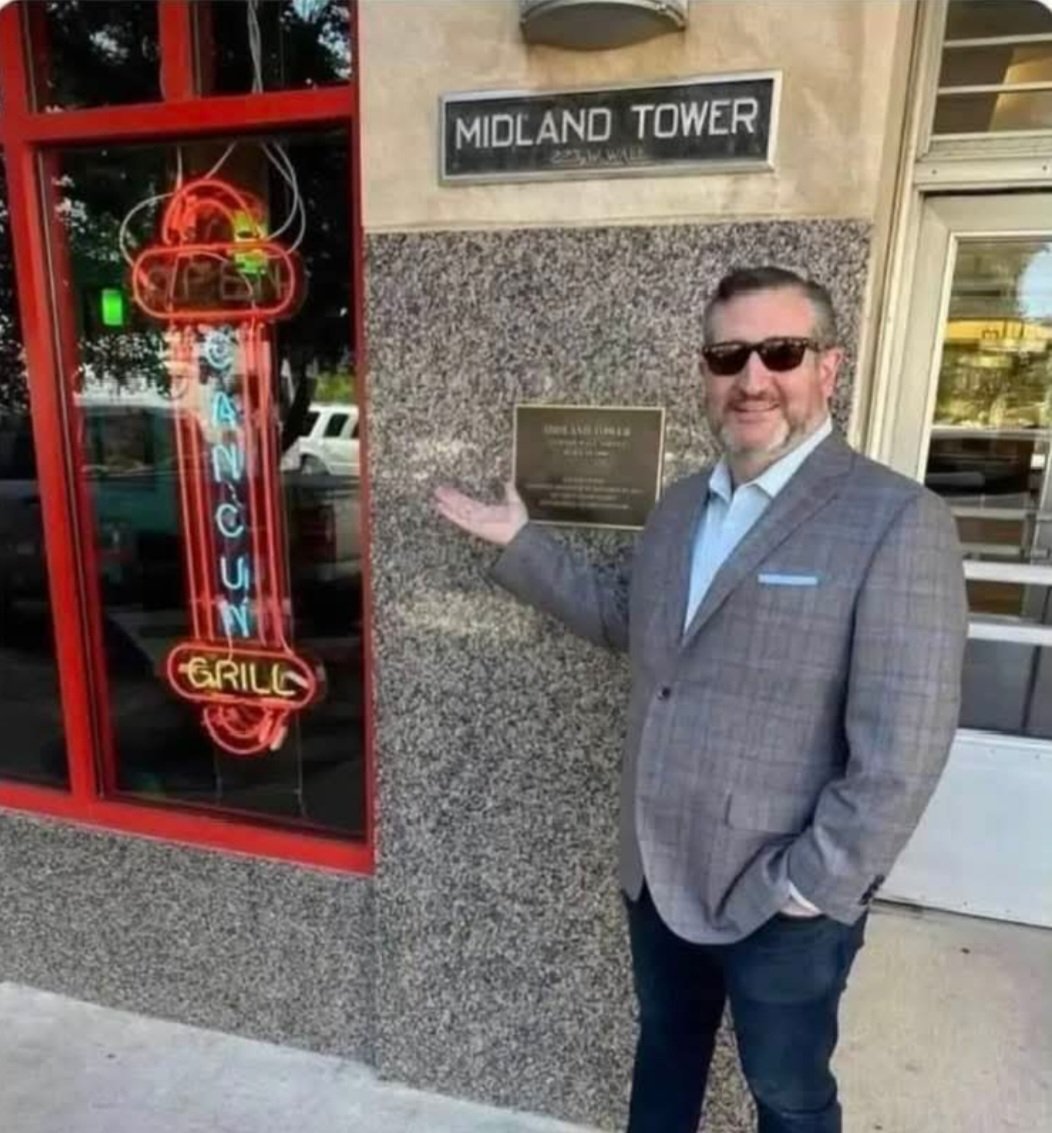 In today's episode of "things that look like a giant dick." Here is a picture of Ted Cruz. Oh, and a neon sign...😅🤣