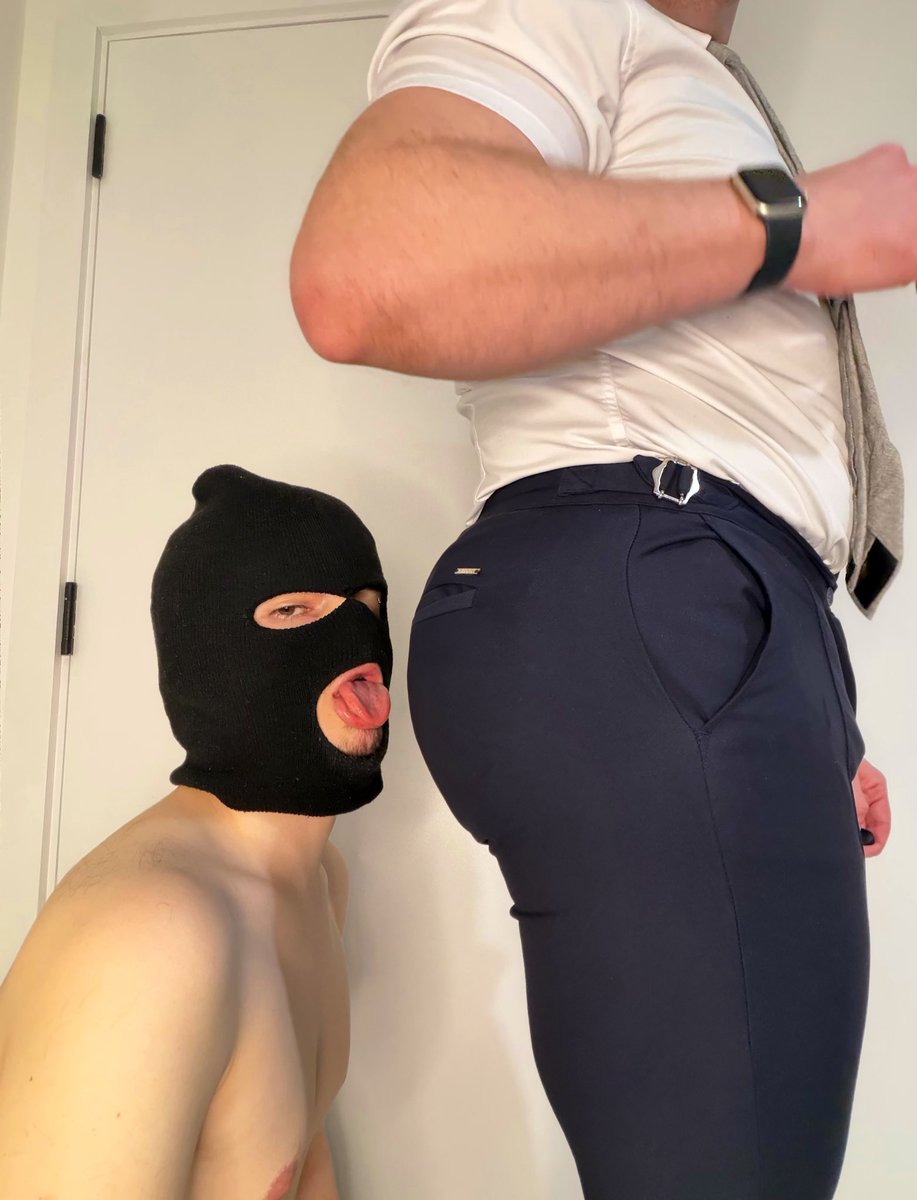 Bubblebuttlad's tweet photo. After a long day at the office… https://t.co/6NaIlsLlZz