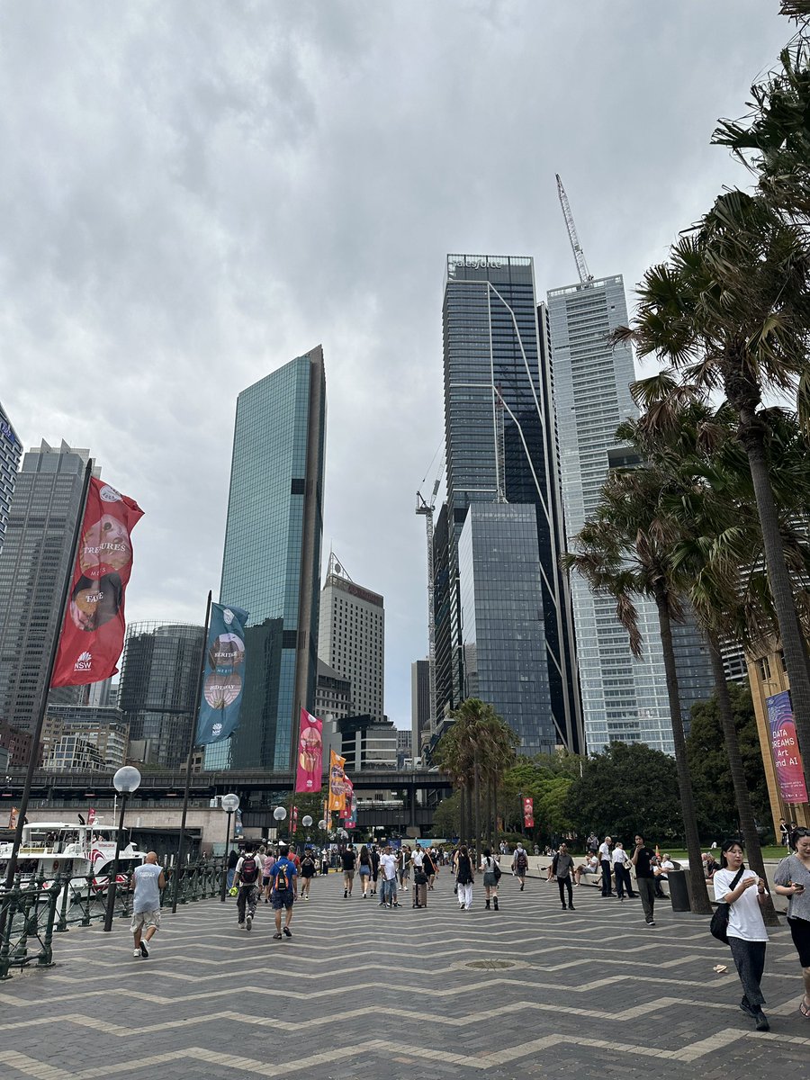 Prilly Riscacaa tweet media