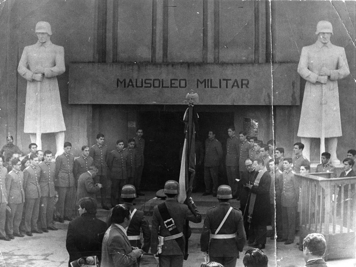 🇨🇱| Funeral del subteniente Héctor Lacrampette, asesinado por un guerrillero marxista extranjero (1973).