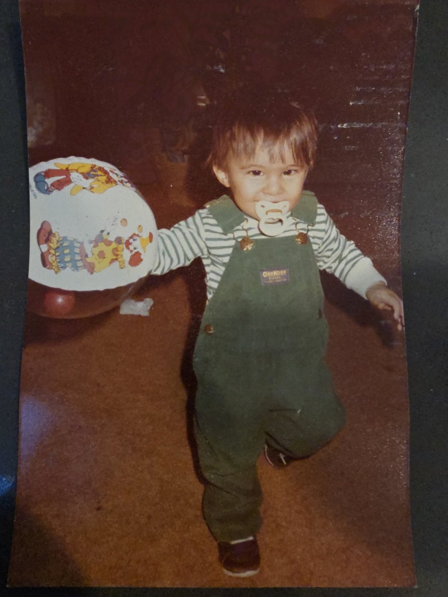 Mama Rossie found this picture of a 18 month old Rossie. If I only knew I would never grow 😜 🌹