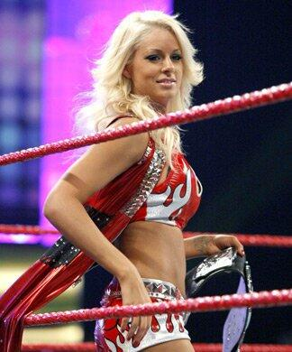 WhatsTheStatus's tweet image. The 2009 attire looks fantastic! However, seeing the 2017 hair/makeup from WWE 2K19 on a throwback model shows a lack of attention to detail regarding the source material, which hurts the authenticity.
If the team creates era specific gear, the model should match the era too.