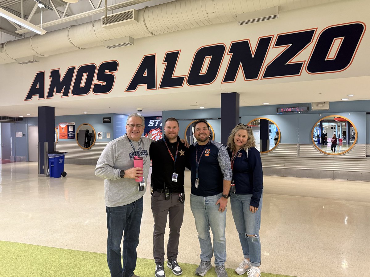 My favorite people <a href="/StaggHighSchool/">Stagg High School</a> to celebrate the best School Resource Officer as we approach National Resource Officer Day!!  Shout out to Det. Ryan Stec <a href="/PalosHillsPD/">Palos Hills Police Department</a> for all he does keeping our community safe!!
<a href="/CHSD230/">District 230</a>