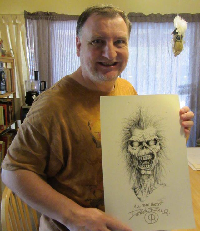 Hoy cumple años Derek Riggs, el artista que le dio rostro al metal. 🎨🔥

Creador de Eddie, la mítica mascota de Iron Maiden, convirtió cada portada en una pieza icónica que definió la identidad visual del heavy metal en los 80.

#fussionradiomx #EddietheHead #IronMaiden