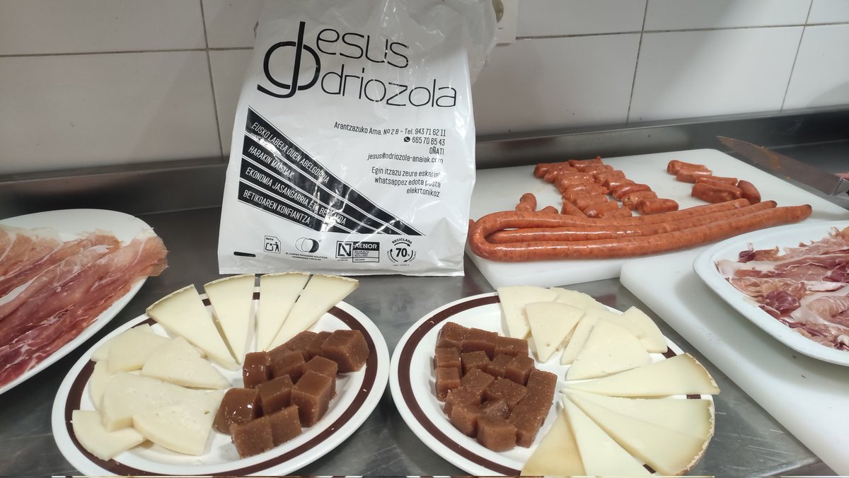 abixaran tweet media