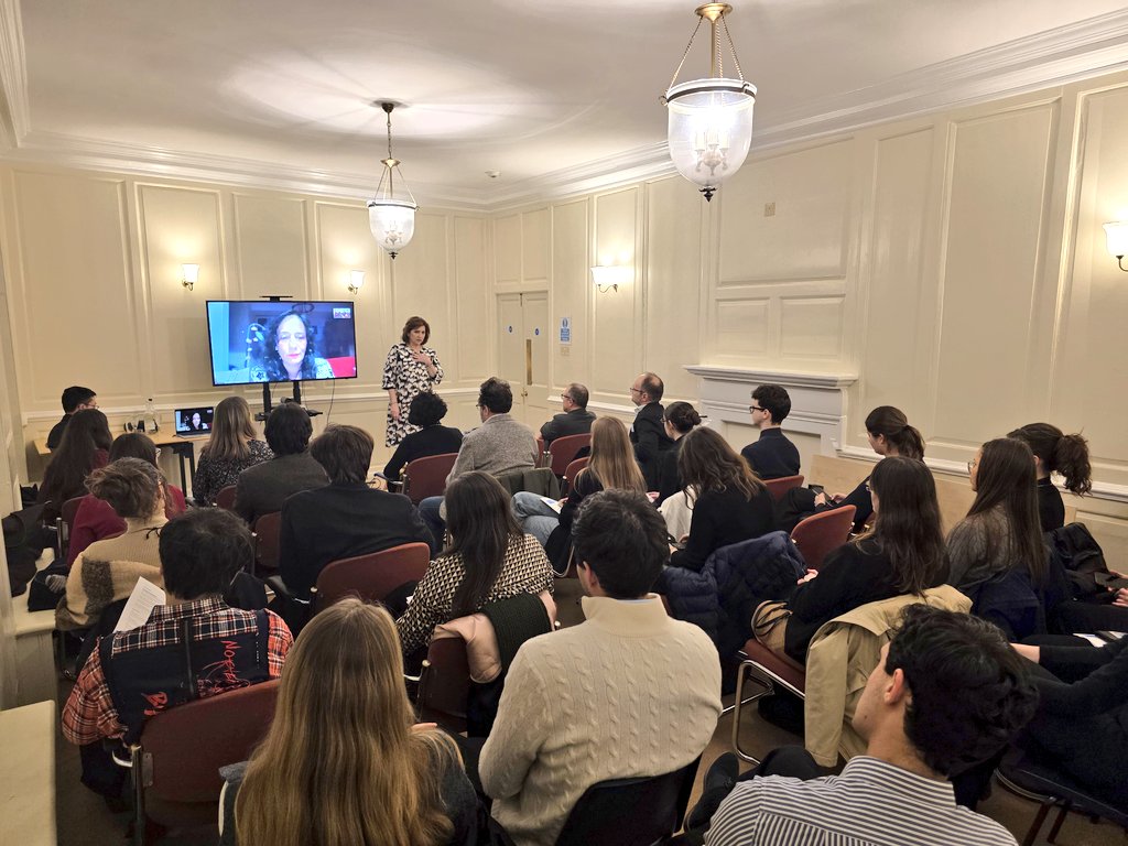 Laura Popescu tweet media