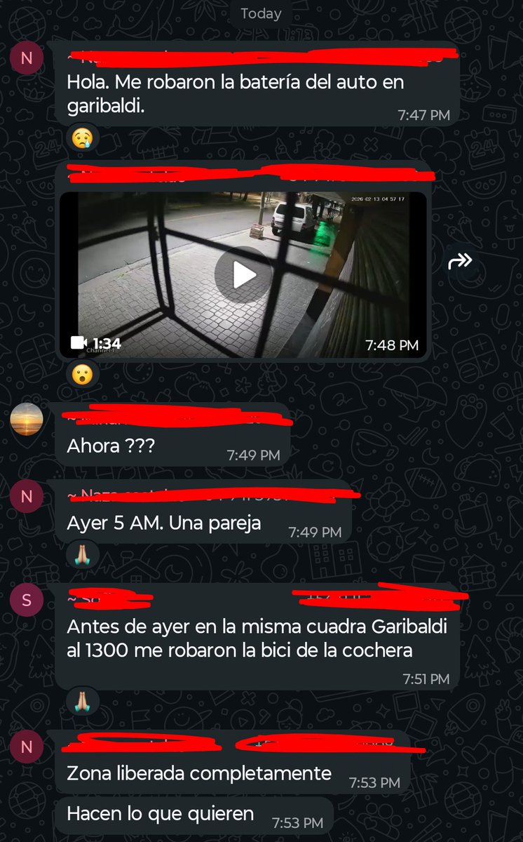 pipi_argentino's tweet photo. ⚠️ URGENTE ⚠️

Así se vive en Temperley Oeste, barrio La Algodonera. Capturas de ayer y de hoy, hay 3 o 4 casos así por día.

Los mismos delincuentes roban una vez y vuelven porque saben que la zona está liberada. Hay tranzas en, por lo menos, la mitad de las cuadras. https://t.co/F13VwpNBLR