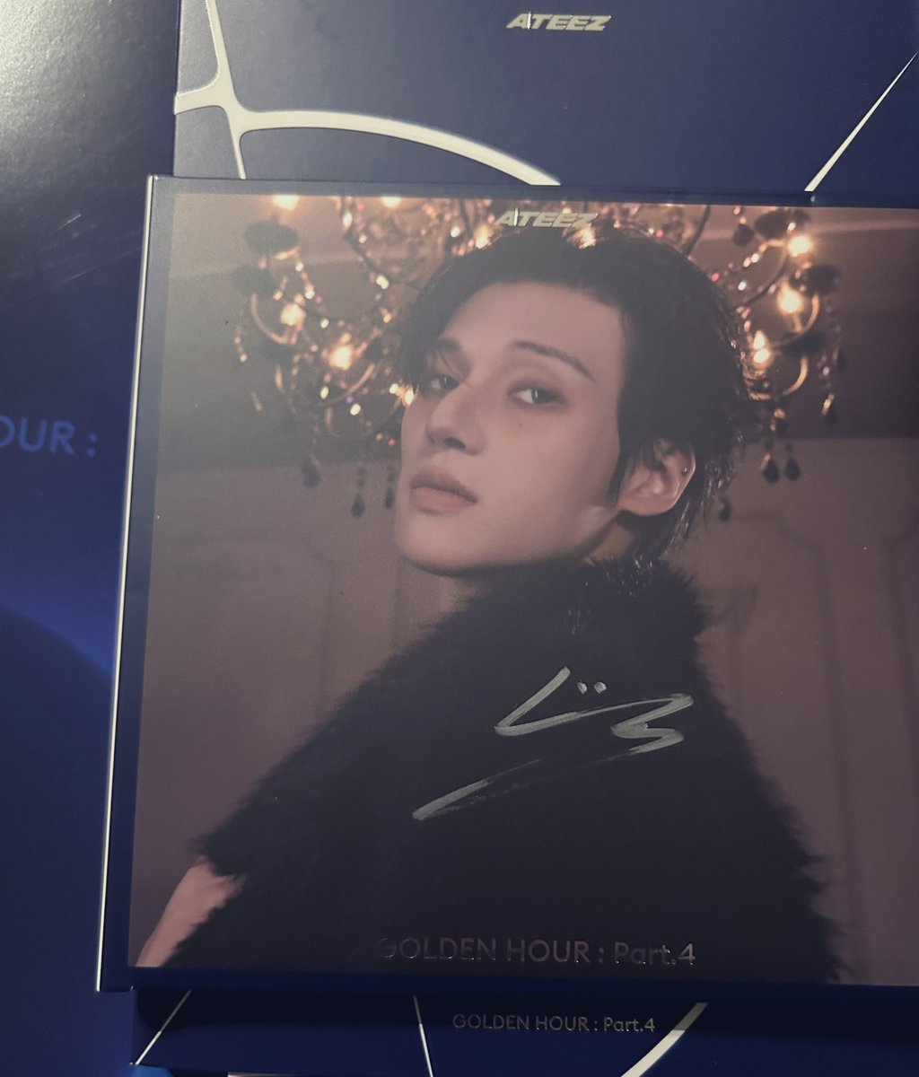 He’s home! 🐈‍⬛🖤