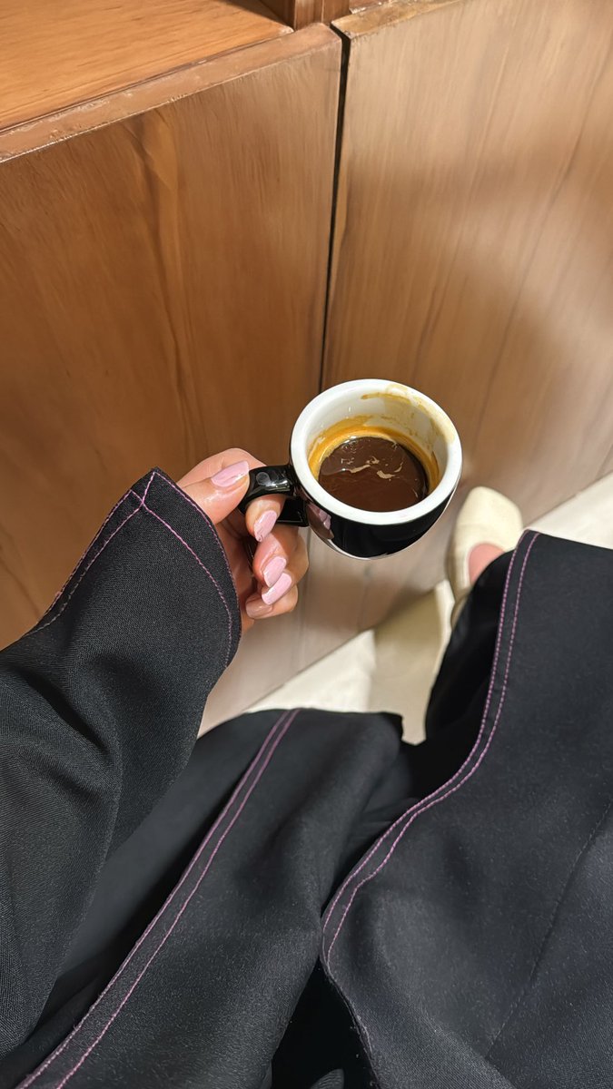 Mhixil's tweet photo. شيء من وحي الأنوثه ومن وحي الخياااال💖. https://t.co/WvbxTqFPhV