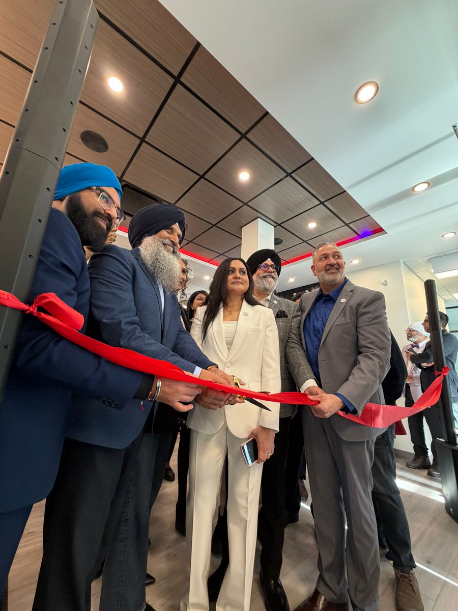 NathanIpYEG's tweet photo. Great to welcome a new business to Edmonton–South West!

Congratulations to Rajeev and the entire Akal Assetly Mortgages  team on the opening of your Edmonton office. It’s always exciting to see local entrepreneurs choose #yegsw as the place to grow and invest in. 

#abpoli #yeg https://t.co/EpeE8UpiK7