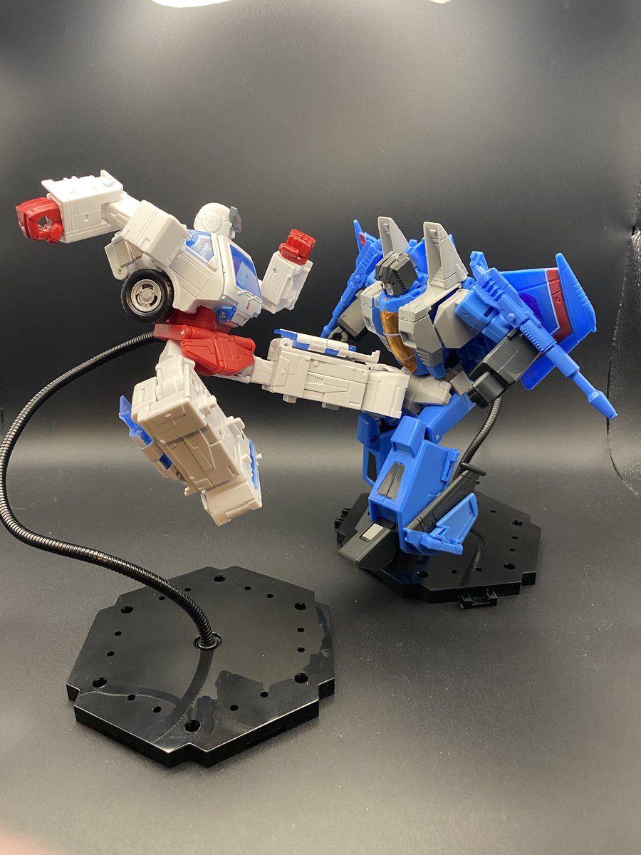 Primekelly414's tweet image. Thundercracker arrived.