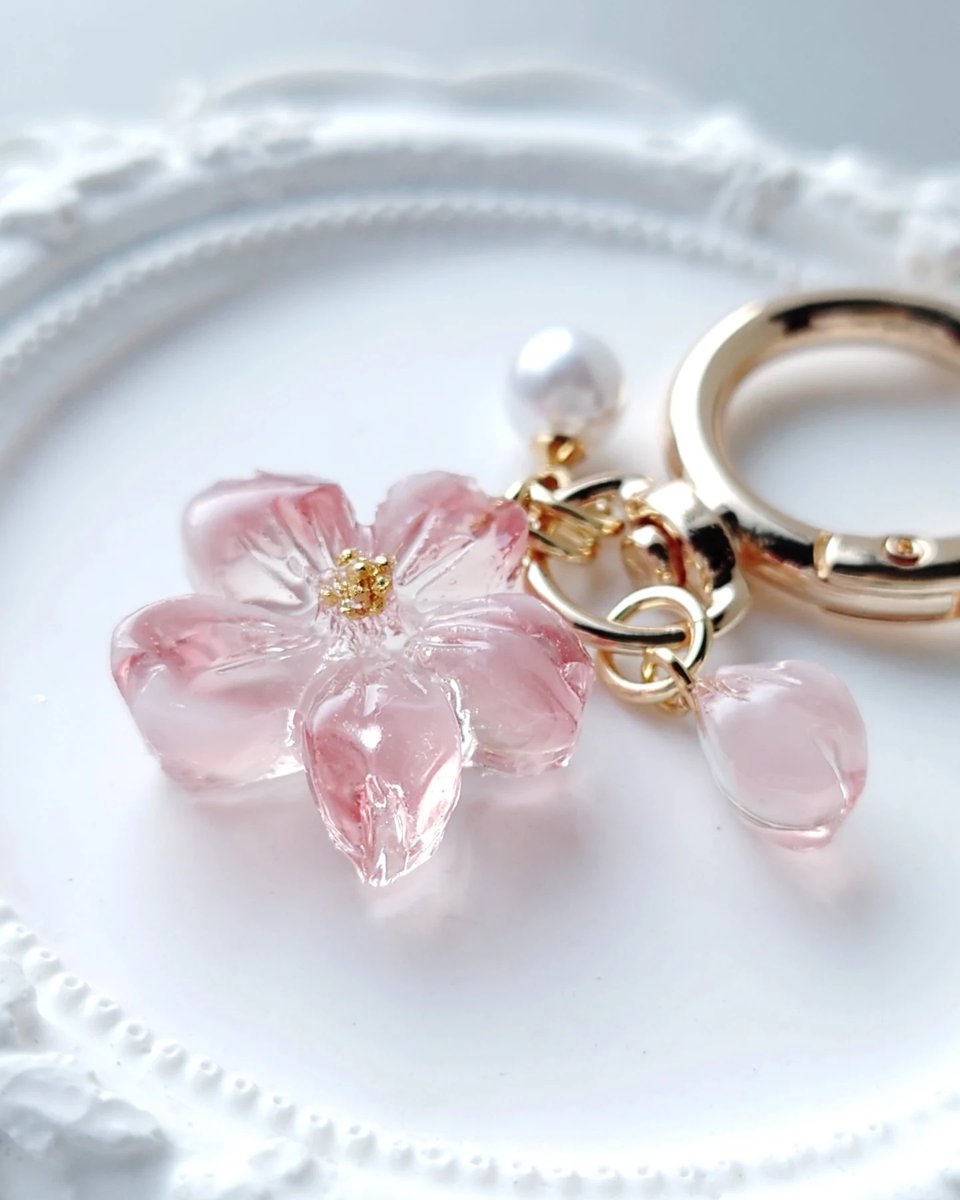 resin_lovee's tweet photo. さくらキーホルダーの作り方
https://t.co/J9ISPd9NBY
モールド:さくら ミニ(croccha様)
@croccha_com
https://t.co/3Wg5bk0kVO
#PR #croccha #サクラ #レジンアクセサリー #レジン https://t.co/Y2zyD7UKtY