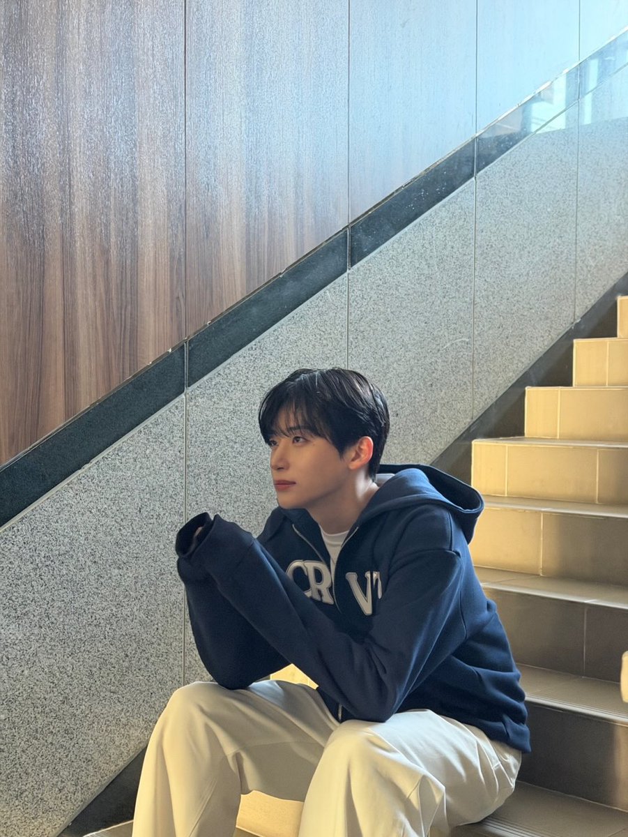 JungmoFrance's tweet photo. 📸┊IG ⋆ 13.02.26

Jungmo a posté sur son compte IG (@/jun9mok00)

1/3

⤷ #CRAVITY #크래비티 #정모 #JUNGMO https://t.co/z1oqCsq9Kb