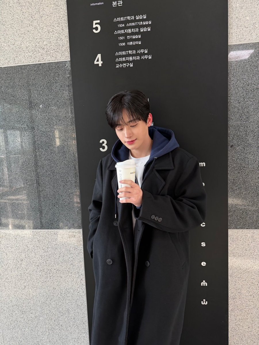 JungmoFrance's tweet photo. 2/3

⤷ #CRAVITY #크래비티 #정모 #JUNGMO https://t.co/iMOEmxitYU