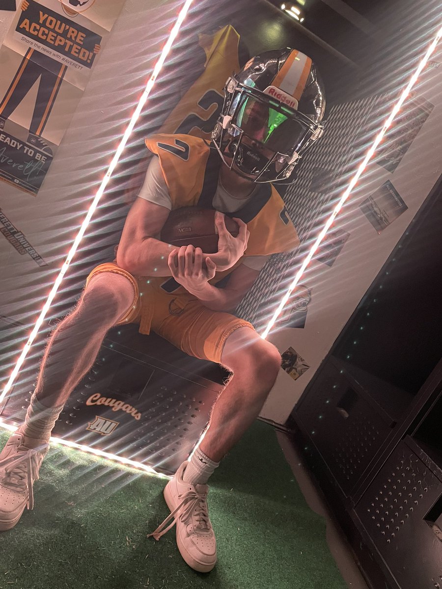 Chase84140666's tweet photo. Blessed to receive my first collegiate 🅾️ from the Averett University 💯 Go Cougars 💙💛

@CoachQuinn19 @PatrickBolen9 @coachmattherron @CoachPoff52 @BrandnBuchner @demons1football https://t.co/HD080Lpd9O