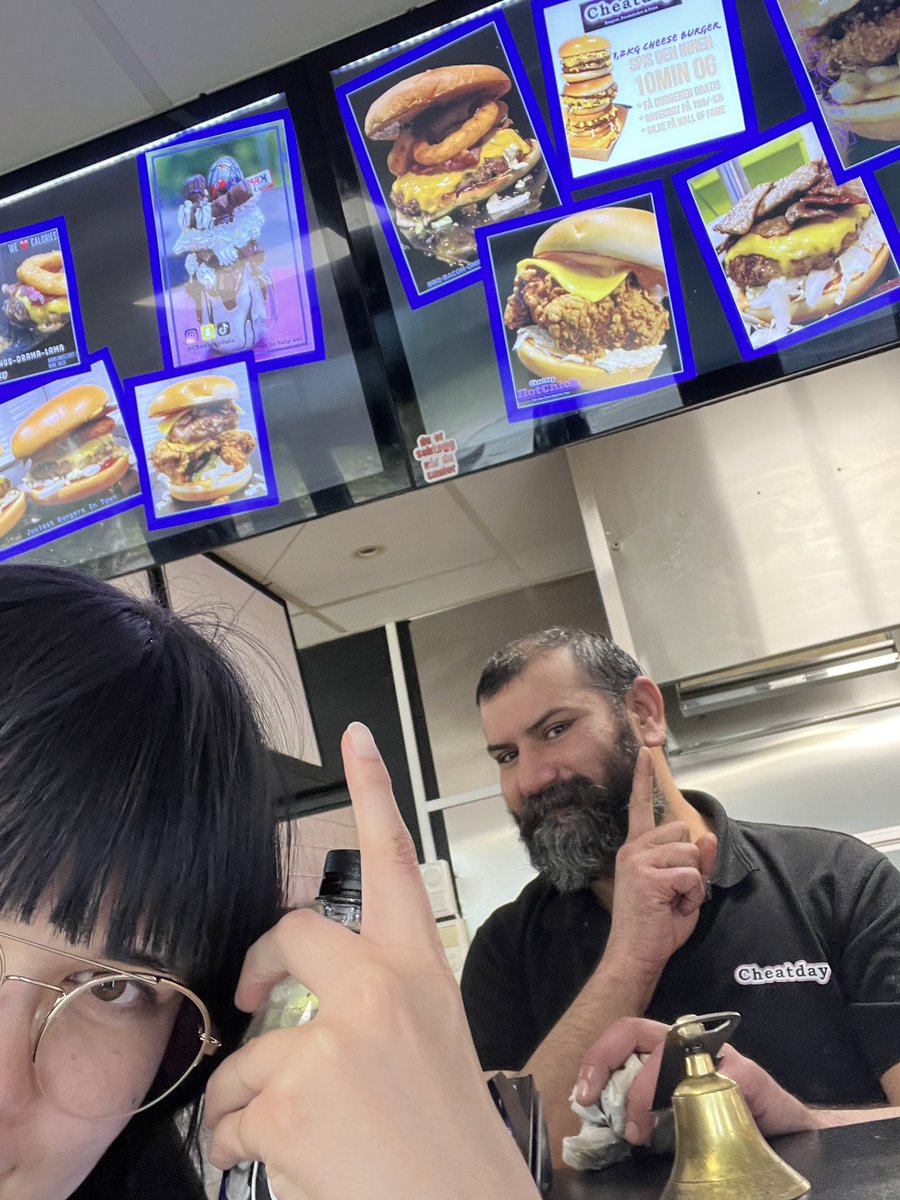 Crazy how kebab man cares more about me than my own parents. Kebab man is officially my family💚💚💚