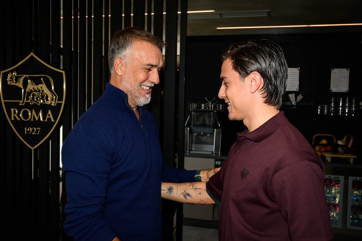 من لقاء الأسطورة غابرييل باتيستوتا مع الجوهرة باولو ديبالا في موافق نادي روما الإيطالي