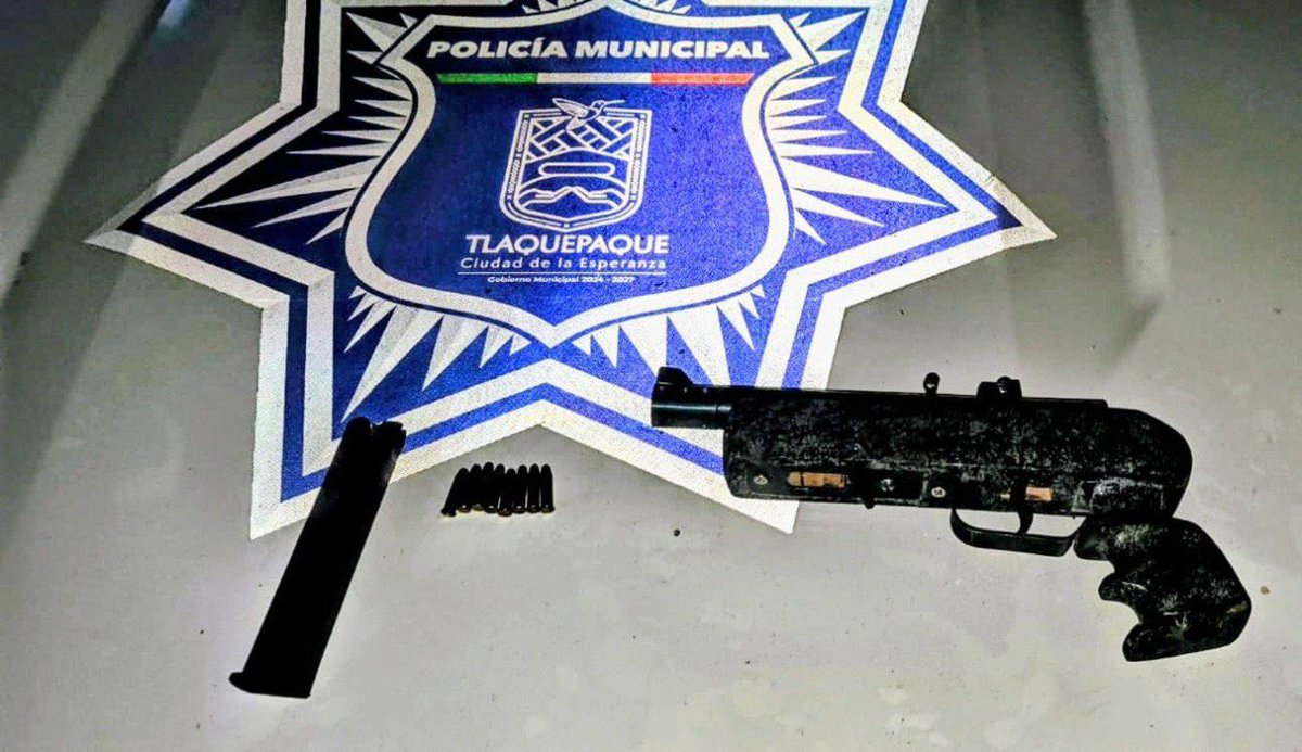 Policías de Tlaquepaque detuvieron a Armando “N”, de 68 años, en la colonia San Sebastianito, tras asegurarle una subametralladora calibre .22 y ocho cartuchos. 

Fue puesto a disposición de la Fiscalía General de la República.