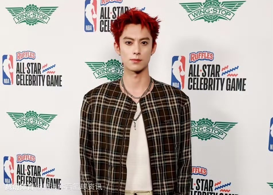 หวังเฮ่อตี้ผมแดงเปิดตัวในศึก NBA All Star 
ปรากฏตัวด้วยลุคผมสีแดงสดในเกม NBA จนแฟน ๆ แซวว่าเหมือน ซากุรางิ ฮานามิจิ เลยทีเดียว!
ในการแข่งขันครั้งนี้ เขาจะลงสนามในฐานะตัวแทนทีมสีแดง โดยมีเพื่อนร่วมทีมคือ Tacko Fall เจ้าของความสูง 2.32 เมตร และอดีตผู้เล่น NBA อย่าง Jeremy Lin