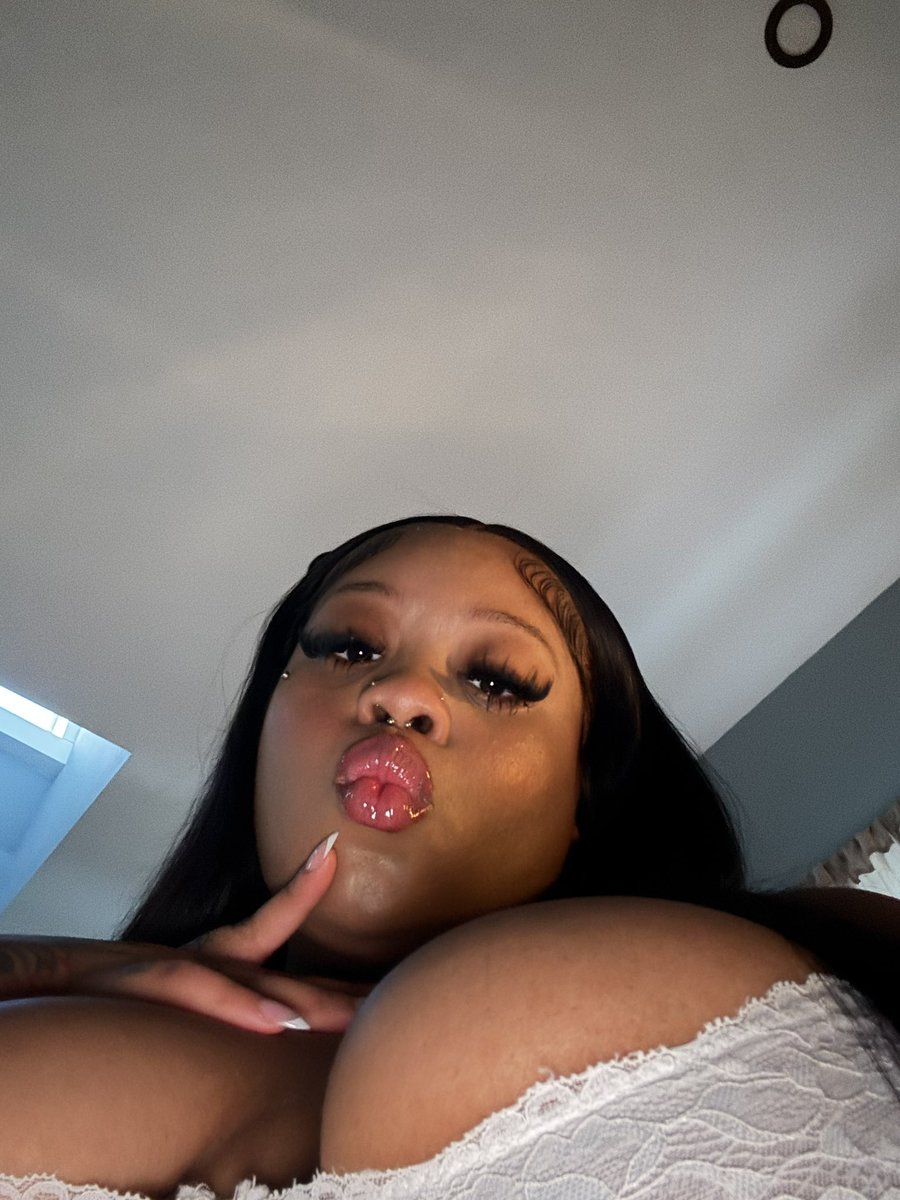 itsyourmuvaazii's tweet photo. 💋 https://t.co/8l7NlsqKzC