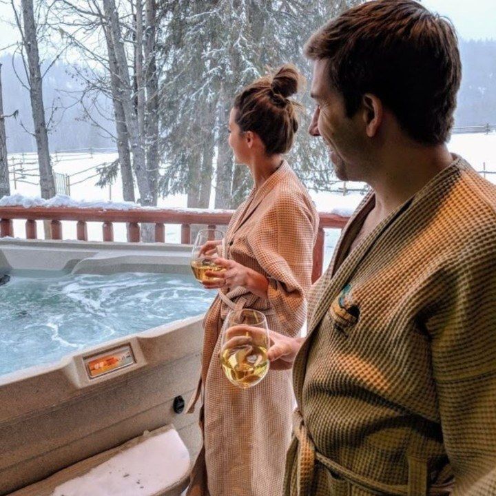 MHGuestRanch's tweet image. Romantic escape as the world awakens. Sunset hot tub soaks in your Private Cabin with a Hot Tub  montanahillguestranch.com 250-593-9807 #PrivateCabinWithHotTub #SpringRomance #MontanaHillGuestRanch