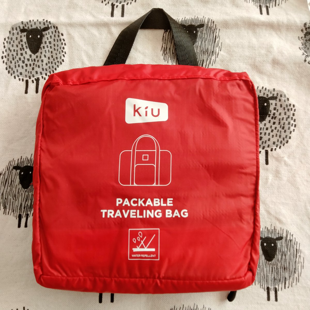 旅行用にパッカブルのボストンバッグを買いました。スーツケースに入れて予備のバッグにしようかと。
これでお土産たくさん買っても大丈夫！
セールで2千円位だった😊