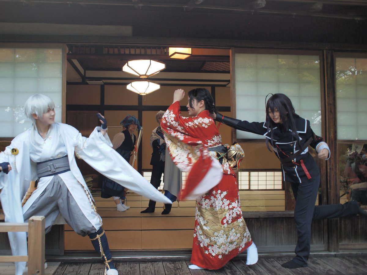 ⚠コスプレ/審神者います

本丸の日常
　縁側で追いかけっこ

📸→いさなちゃん
#矢乃誕生日本丸2025