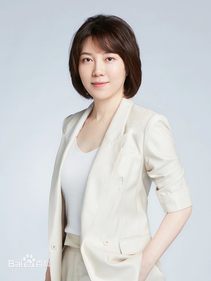网络在传说一个牛逼的女人——80后张楠

她有多牛逼呢？

张楠并非字节的初创员工。2013年，她创业做图片社区“图吧”，被张一鸣看中并收购，她随之带团队加入字节。

她先后负责了内涵段子、抖音、火山小视频等，可以说是字节跳动从文字/图片跨越到短视频时代的首席产品经理。