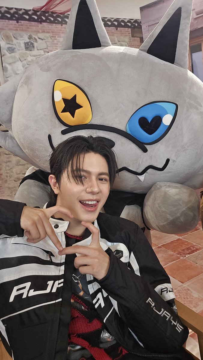 _LYKYOU's tweet image. แฮปโบร๋ @Williamjkp1 ขอหั้ยมีฟามสุกในวันเกิด ขึ้นคอนเสิดก้อจู้ๆ 🐶🐺