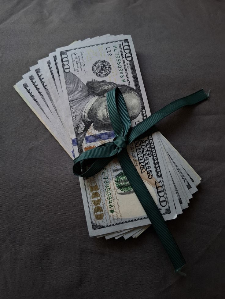 BigZeek02's tweet photo. The problem we're facing in Nigeria is alot. So when you see legit millionaires from and in this country, who worked out their way up, try show some respect. If it was easy you too suppose don rack up. Happy Val 🌹 #ValentinesDay2026 #ValentinesDay @BigZeek02 https://t.co/VkiK4xHx1T