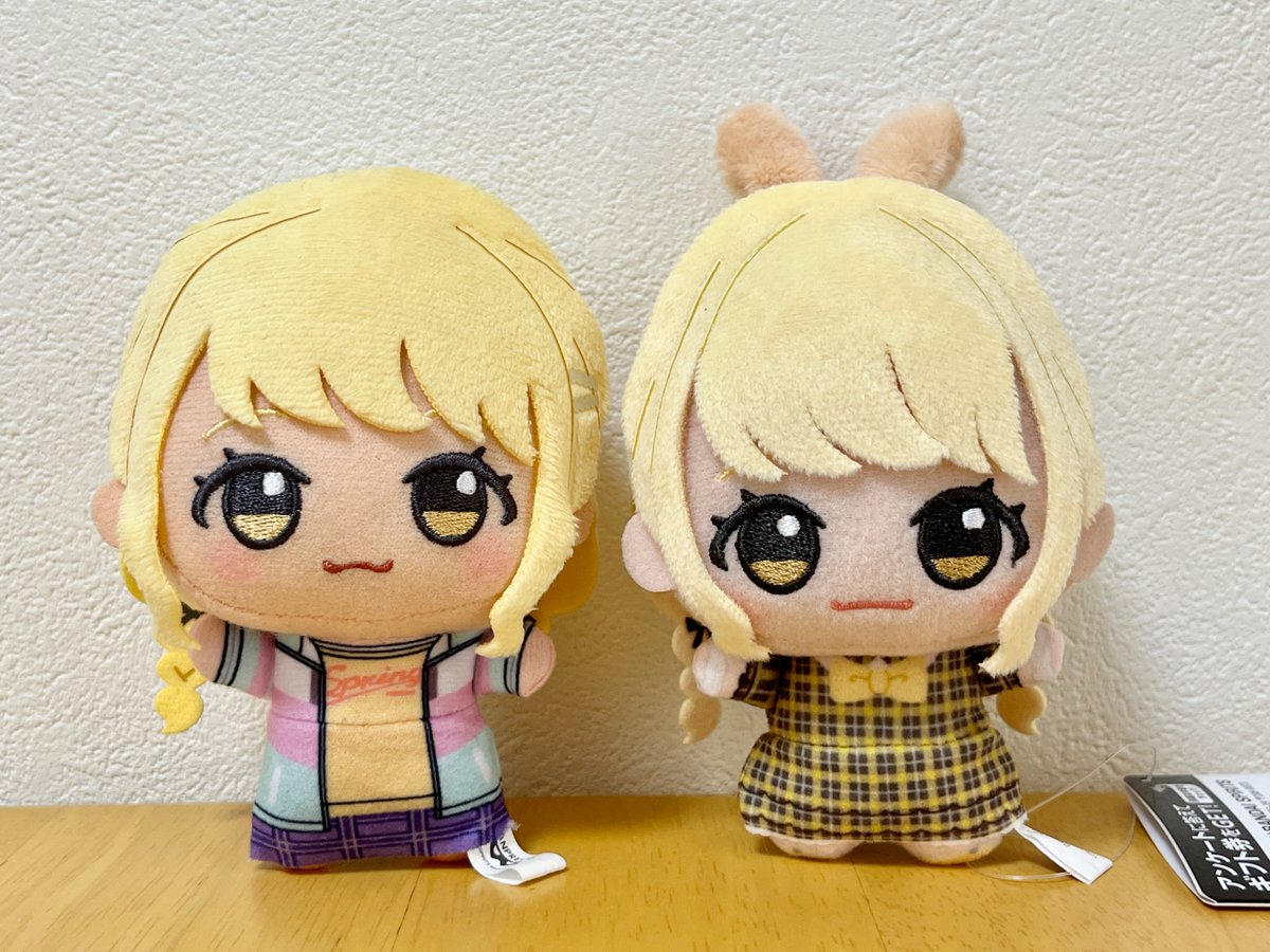 patmtatm's tweet photo. GiGOぬい所感
制服ぬいよりほんの少し小さめ
色味は結構明るめ 髪の生地が若干薄くなってる？
うさ耳の付け根はしっかりしてるので折れ曲がる心配はそこまでなさそう この辺は個体差によるかも
一応限定ぬいなのでぬいの作りは比較的安定してる方だと思います 何より可愛い https://t.co/yOGwc5iCg9