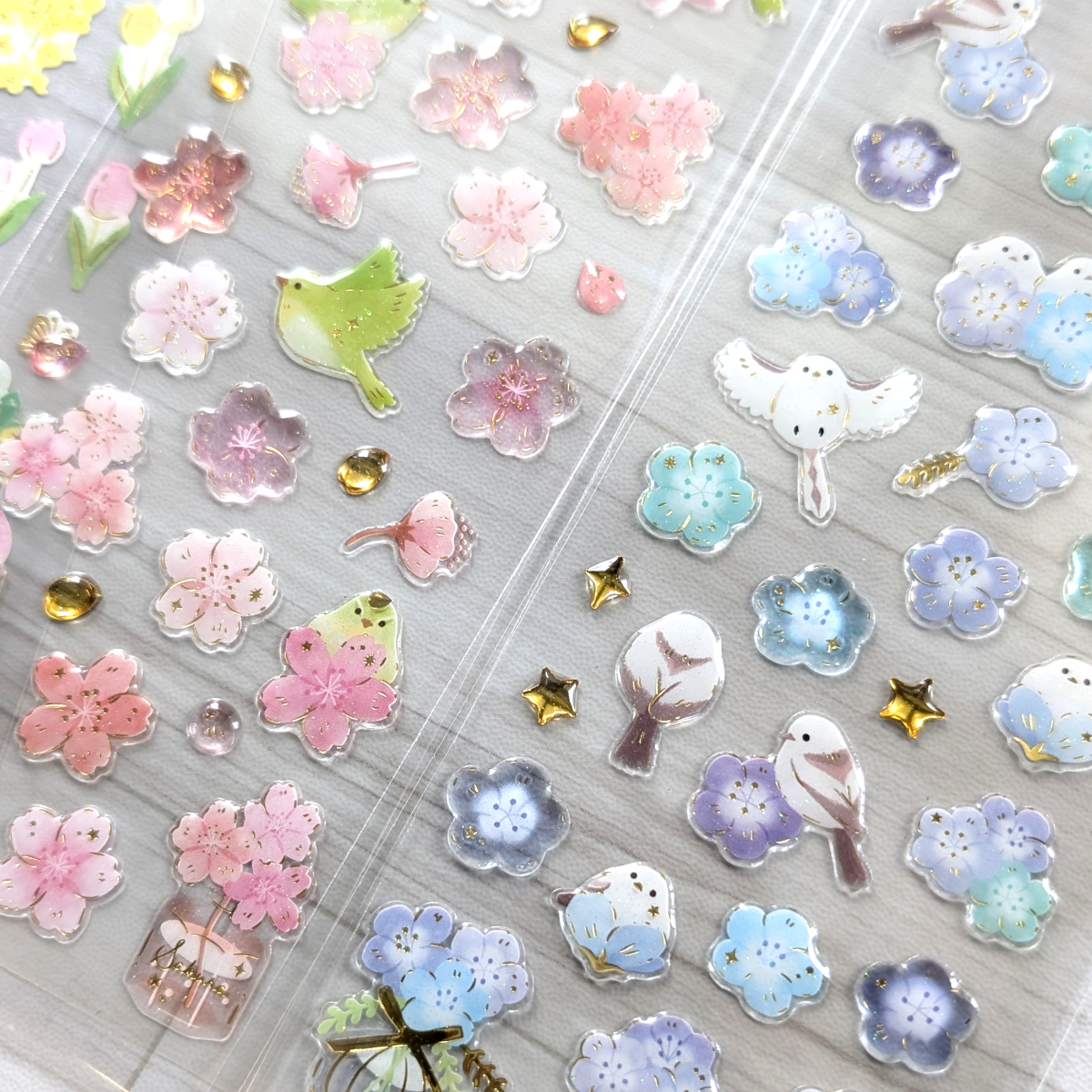 寒さのピークも過ぎたのか、今日は春の気配を感じる暖かさですね。
いま頑張って春柄の商品の掲載を進めています🌸
ちょっと厚みのある樹脂製のドロップシール。
可愛い～～～🕊️
#アクティブコーポレーション
#ありしろ雑貨店入荷日誌