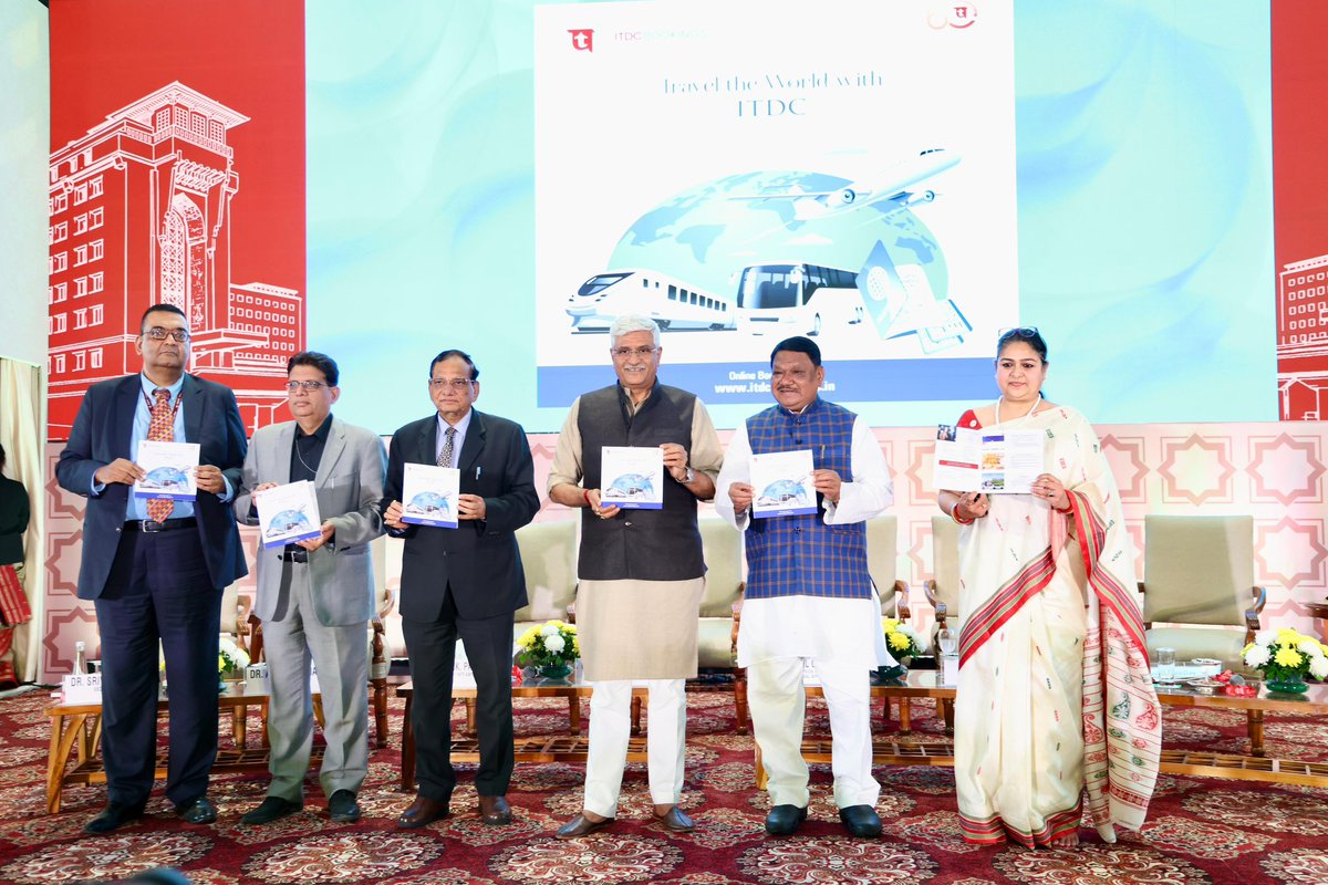 jualoram's tweet photo. Commemorating decades of excellence in Indian tourism. Last night, shared the dais with Hon’ble Minister Shri @gssjodhpur ji at the double anniversary celebrations of @itdc_theashok (60 years) and The Ashok (70 years). https://t.co/dQ8A2w4iSt