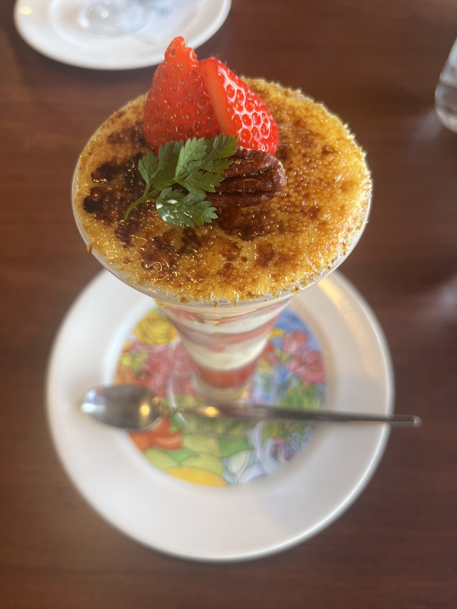 チョコ苦手なのでバレンタインはパフェを奢ってもらいます