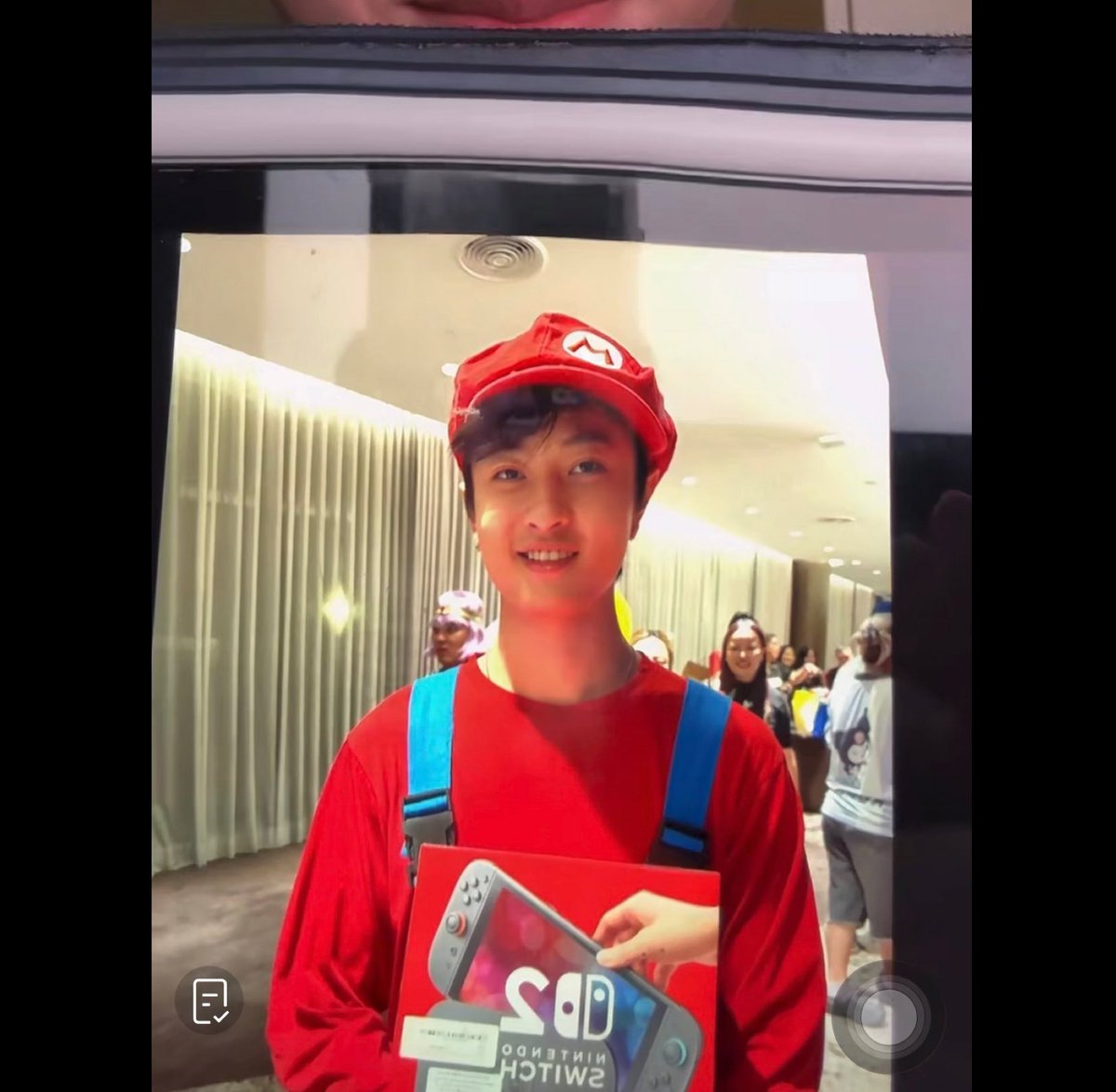 หน้าคนเอาตังไปแลกนินเทนโด้กับน้องแพทเพราะอยากเล่นเกมมากกว่า5556665567555555

♡( #waavetnp )