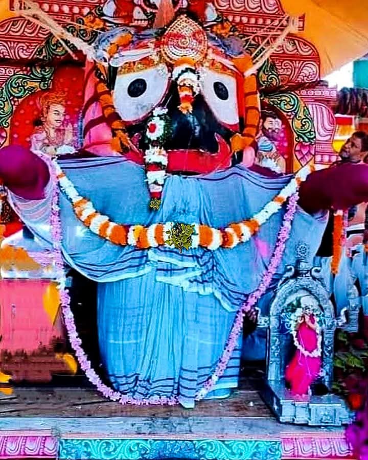 IAMGPN_Babu's tweet photo. ଅତୀତକୁ ଅତ୍ୟଧିକ ଭାବିଲେ ଆଖିରୁ ଲୁହ ଆସିଥାଏ, ଭବିଷ୍ୟତକୁ ବେଶି ଚିନ୍ତା କଲେ ମନରେ ଭୟ ସୃଷ୍ଟି ହୁଏ, ବର୍ତ୍ତମାନକୁ ହସି ହସି ଉପଭୋଗ କଲେ ଜୀବନ ସୁନ୍ଦର ହୋଇଯାଏ ।
"ଜୟ ଜଗନ୍ନାଥ"🙏🙏🙏 https://t.co/WtRPLW2Sdw
