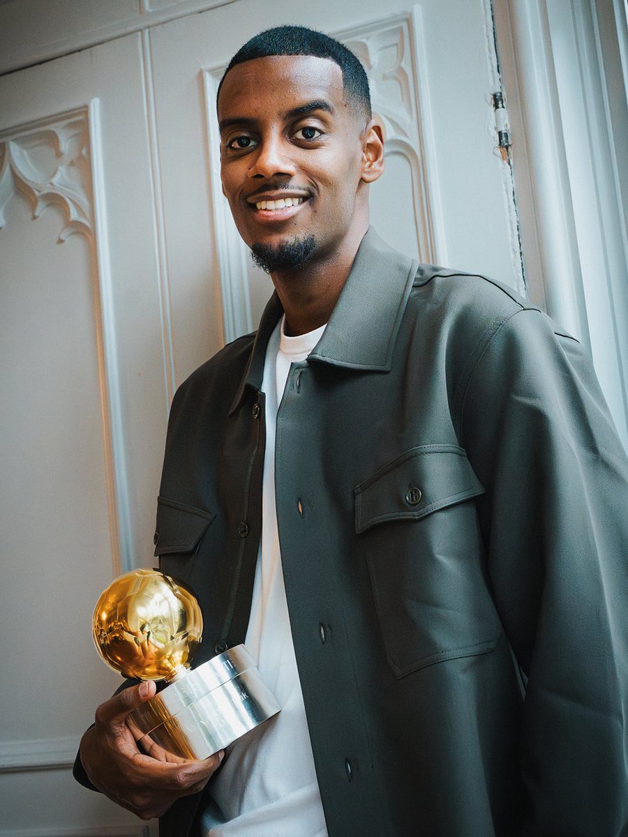 Isak_Q1's tweet image. Good morning friends of isak, Happy Saturday to y'all 🌄♥️

If you reply to this, I'm following you🤝