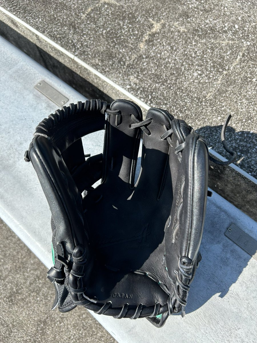 atsumu_nakata's tweet image. ・
1975型

唯一無二のデュアル・テクノロジー
-守備率10割に近づくグラブ- ぜひ

全力応援📣

#ウイルソン #ウィルソン #wilson #グラブ #グローブ

アメリカのブランド。けれど日本製
Crafted in Kagoshima
ウイルソンスタッフデュアルシリーズ