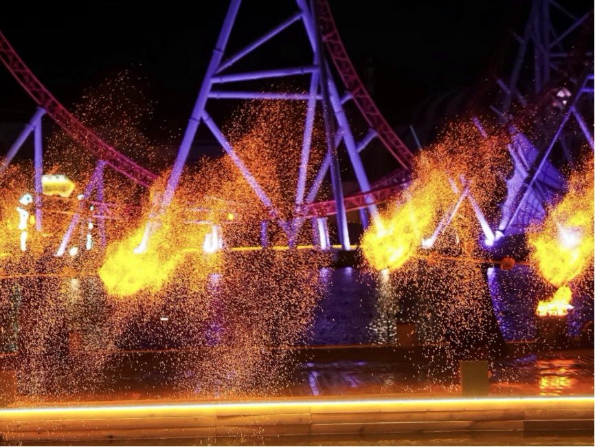 HainanToday's tweet photo. What’s hotter: the fireworks or the ICH fire feast? 🤔 Find out at Hainan Ocean Paradise’s International Carnival! Which would you watch first?
#ChineseNewYear #Hainan #Chunjie #HainanFTP #FireworkShow https://t.co/97SkrBI2sv