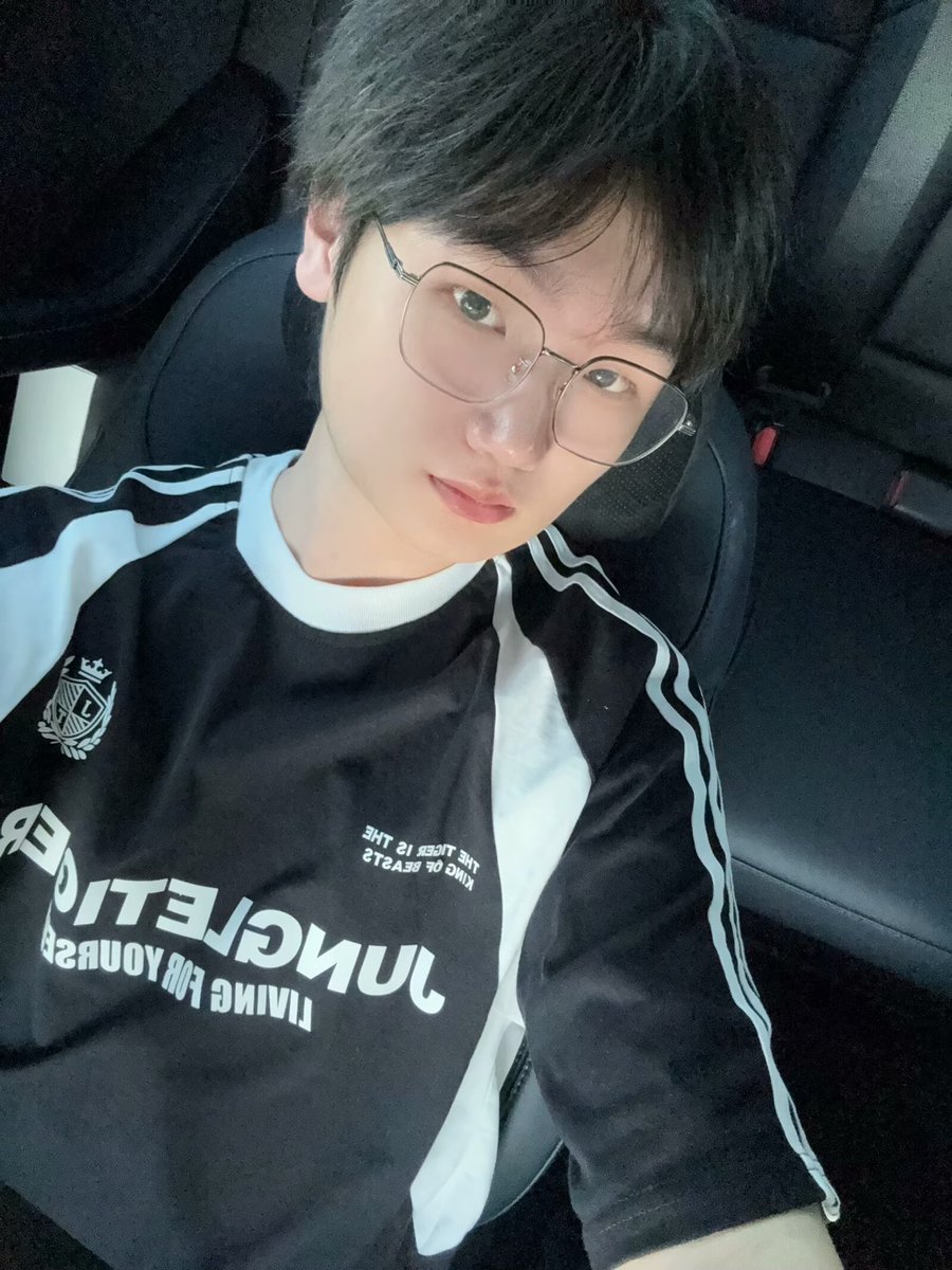 chuanchuanYuki's tweet photo. #4i #4iiii https://t.co/CCB85eIEuk