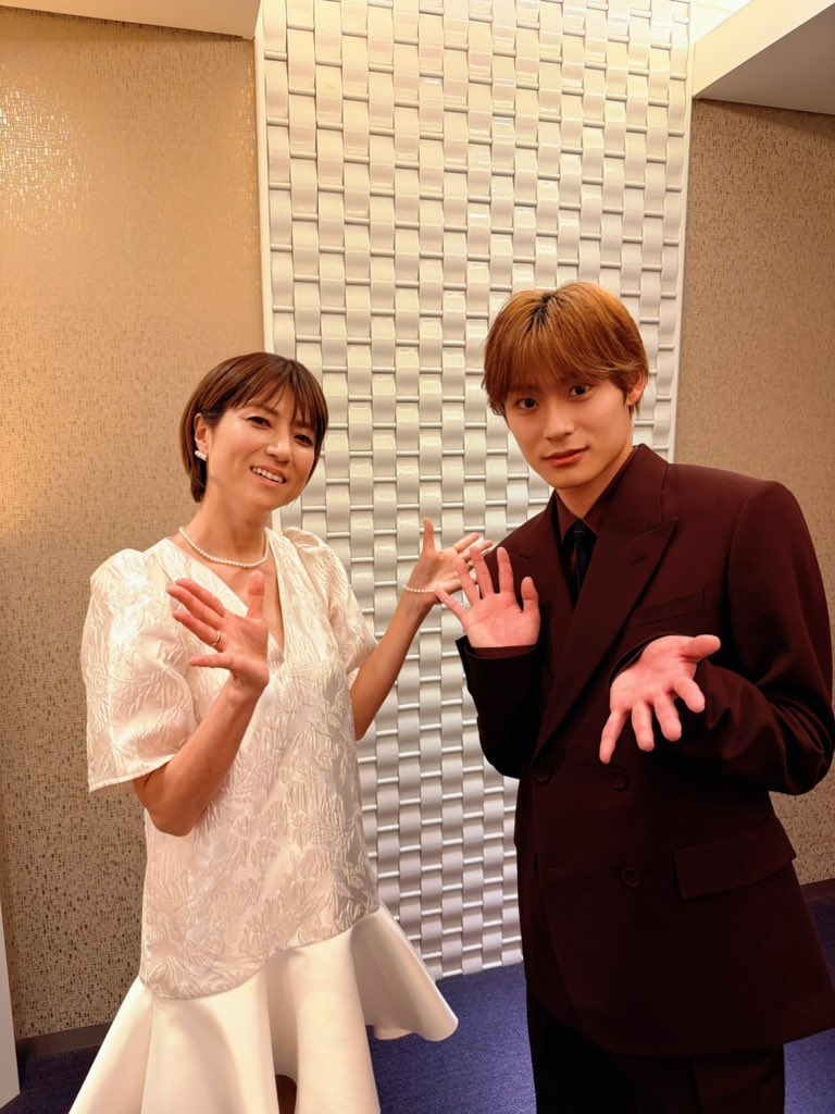 映画『#純愛上等！』公開記念舞台挨拶に、
サプライズで!!なんと!!
hitomiさんがお越しくださいました!!

作品にも主題歌にも、素敵なコメントを頂いて、こんな光栄な事はございません…!!
改めまして、【LOVE 2000】をカバーさせて頂きありがとうございました!!

#hitomi さん
#LOVE2000 
#髙松アロハ