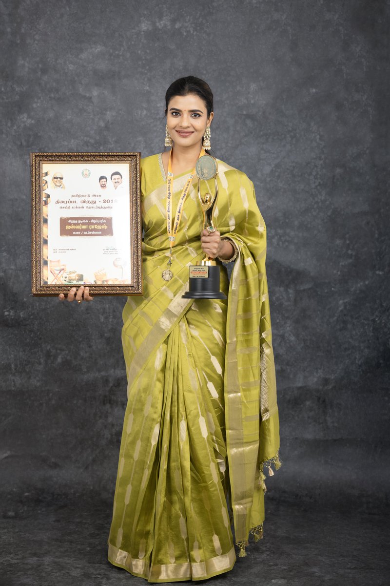 SKProdOffl's tweet photo. #Kanaa - our very first step as producers.
A film made with heart, purpose and conviction.

To now receive recognition from the Government of Tamil Nadu makes this moment deeply meaningful.

This honour belongs to every soul who believed in the story.

Forever grateful. 🙏

@Siva_Kartikeyan | #AaradhanaSivakarthikeyan_ | @Arunrajakamaraj | @aishu_dil | @KalaiArasu_ | #Sathyaraj | @Darshan_Offl | @dhibuofficial | @dineshkrishnanb | @AntonyLRuben | @artilayaraja | #Pallavi | @valentino_suren | @dancersatz | @DoneChannel1 | @SonyMusicSouth