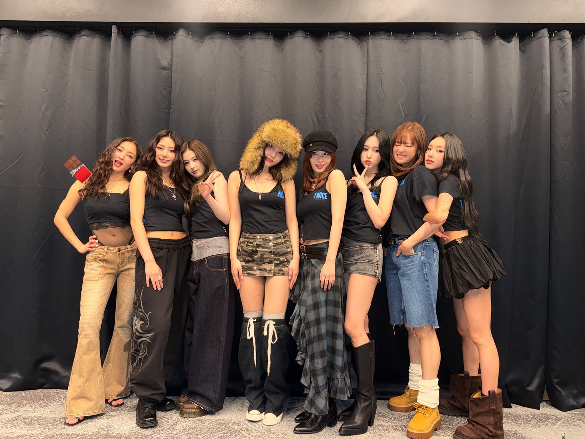 Happy TWICE Valentine including Dahyun🥰🍫