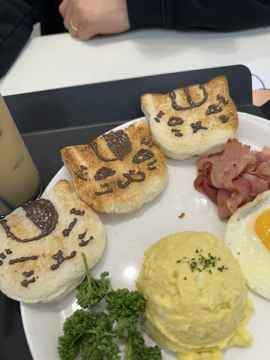 Bucksoba's tweet photo. 잘 놀다 갑니다~~~ https://t.co/wo0riood4K