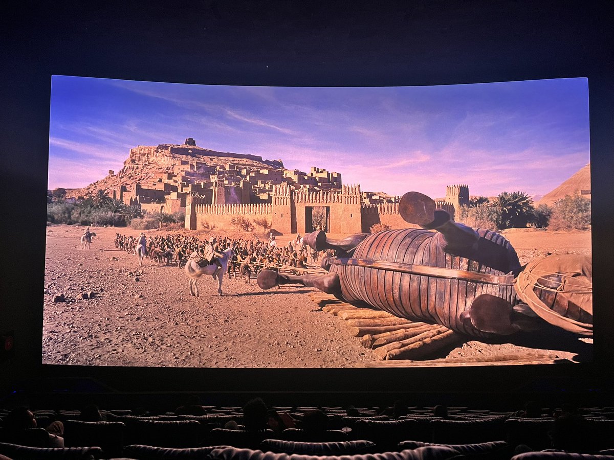 Thirpoo's tweet image. will never get tired capturing these!!

#TheOdyssey at Palazzo IMAX 🔥🐎