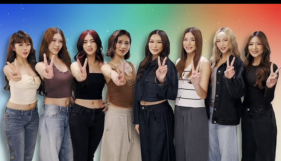 Para bang nasa Miss U sila haha