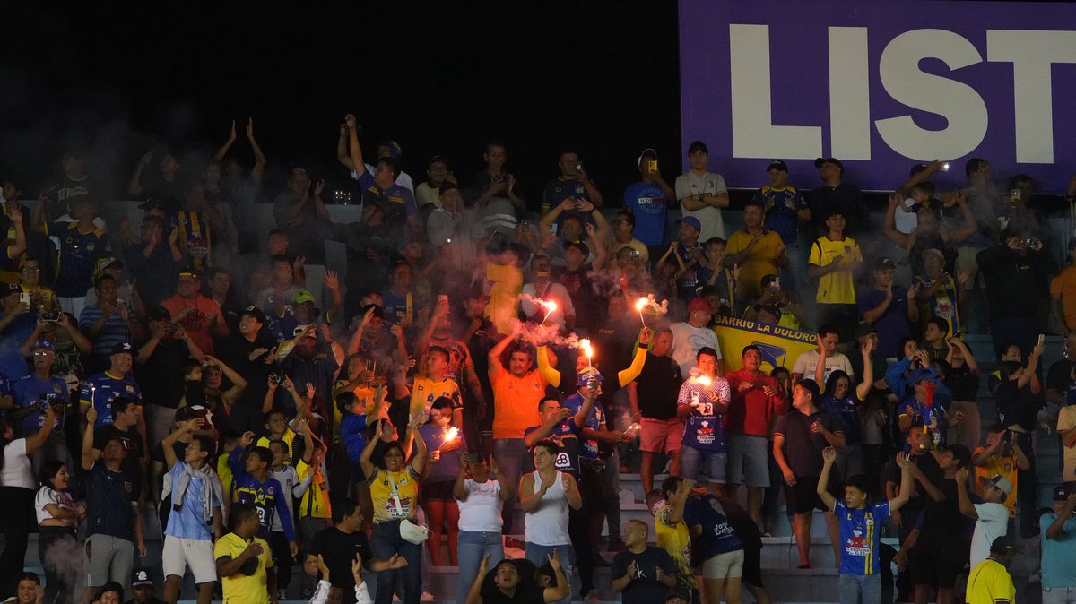DelfinSC's tweet photo. Gracias por acompañarnos una vez más.

Este 2026, juntos. 💛💙

#ElOrgulloVuelve #MantaEsCetáceo https://t.co/nrdu9dRxDn
