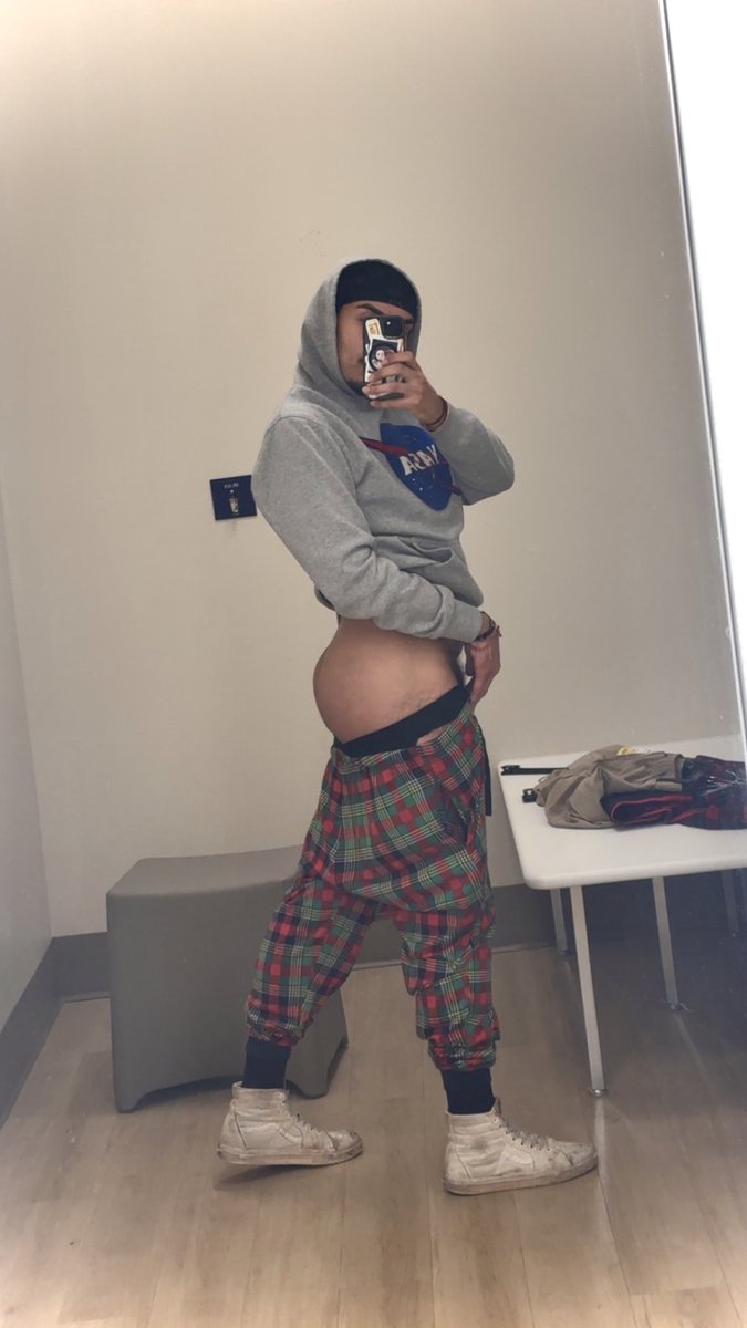 Strangerkeeks's tweet photo. 190lbs 
 aint looking too bad 
#stuffMeForValentines https://t.co/zEFMTDEgIF