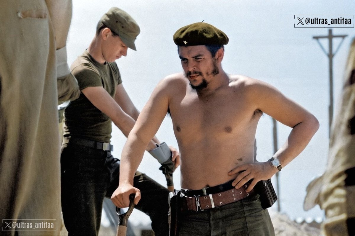 ultras_antifaa's tweet photo. Ernesto Che Guevara is working as a laborer on a low-cost housing project near Havana. January 1962. https://t.co/823cBohaIO