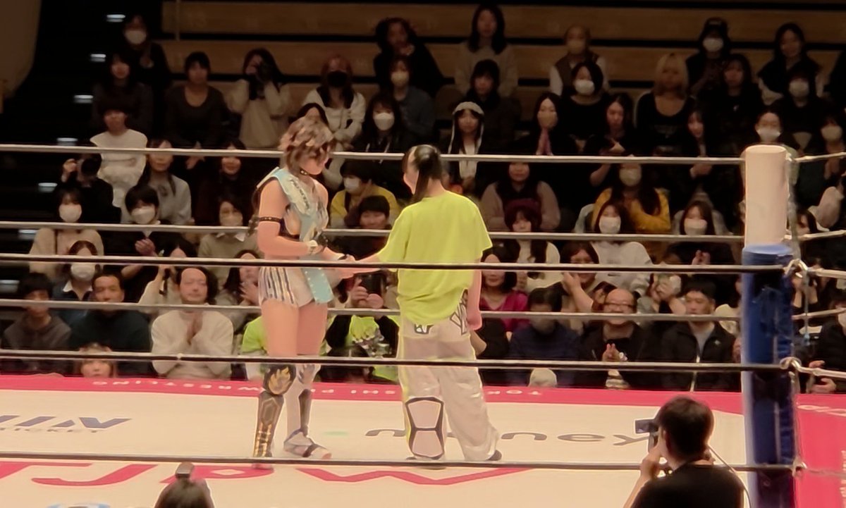 gneer3ok's tweet photo. はい、激アツ…(この瞬間が見れると信じてたから現地に来たまでもある) #tjpw #BeeStar https://t.co/iFkvvRVOdU